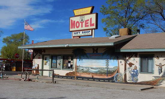 Aztec Motel & Creative Space in Seligman, Arizona