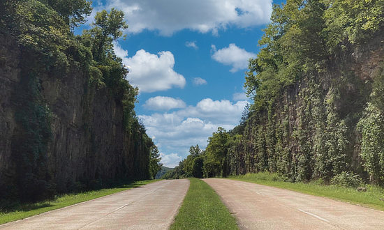 Current day view of Hooker Cut on Route 66 near Waynesville and Devils Elbow in Missouri