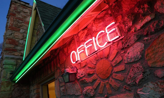 Exterior view of the office at the Shamrock Court in Sullivan, Missouri on Historic US Route 66