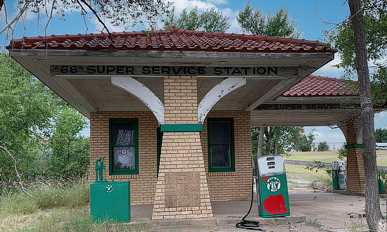 Bradley Kiser Super “66” Service Station in Alanreed, Texas